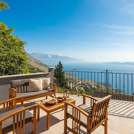 La Montagna Holiday home Lokva Rogoznica