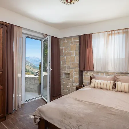 La Montagna Holiday home Lokva Rogoznica