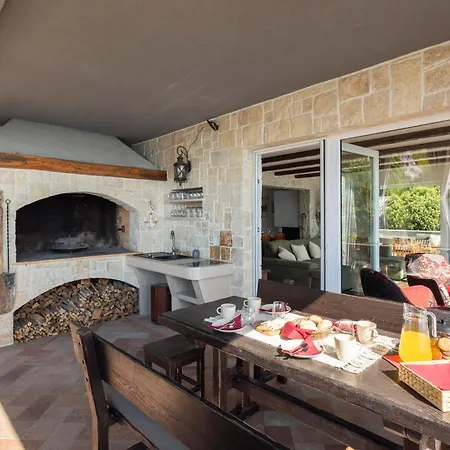 La Montagna Holiday home Lokva Rogoznica