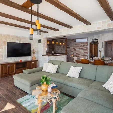La Montagna Holiday home Lokva Rogoznica