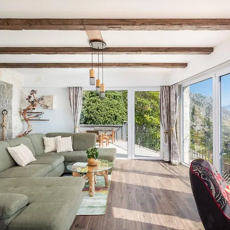 Holiday home La Montagna